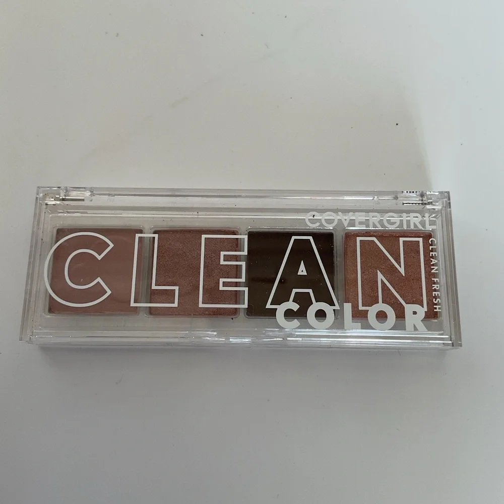 CoverGIRL Clean Fresh Clean Color Eyeshadow Quad Palette in 232 Cool Berry NWT
